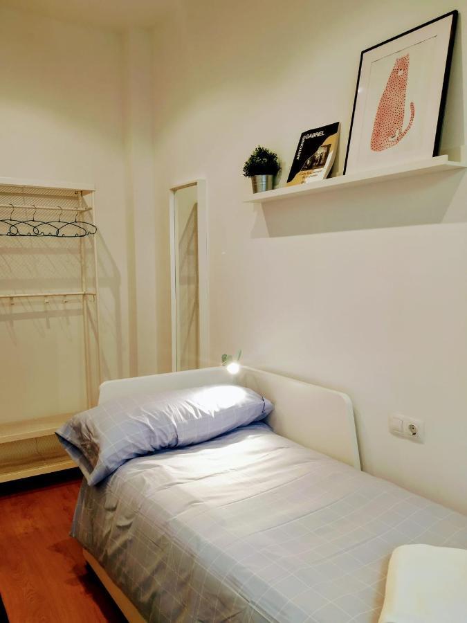 Instituto 2º Apartment Gijon Bagian luar foto